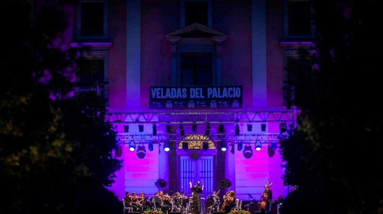 La explanada del Palacio del Infante D. Luis, donde tienen lugar las Veladas del Palacio