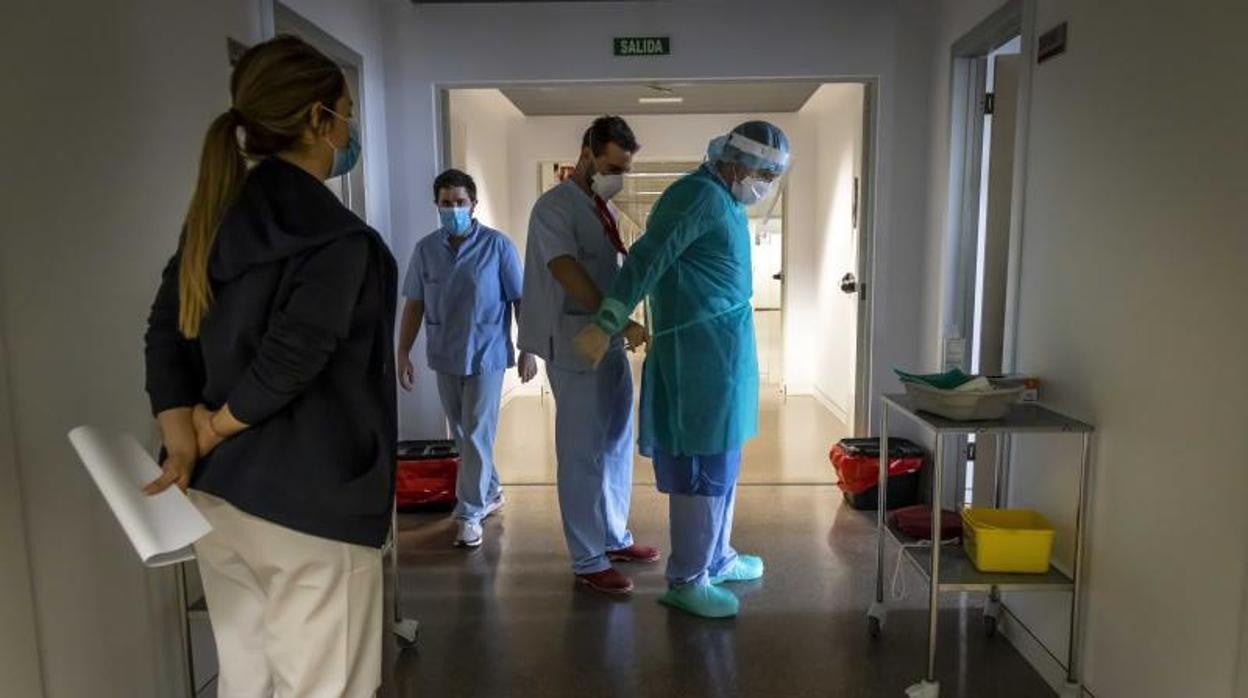 Personal sanitario en un centro hospitalario de la Comunidad Valenciana