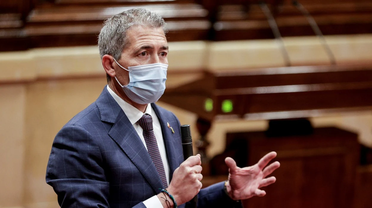 El consejero Cambray durante una comparecencia en el Parlamento catalán
