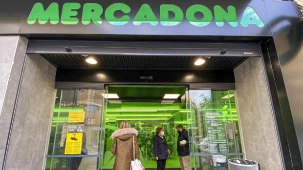 Horarios comerciales de Mercadona y Consum para el viernes 24 de junio en Valencia por el festivo de San Juan