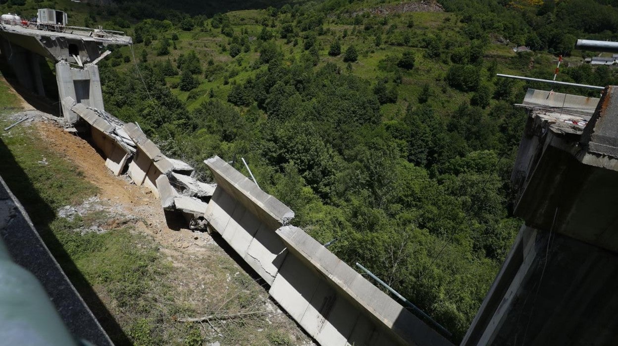 Imagen del viaducto derrumbado