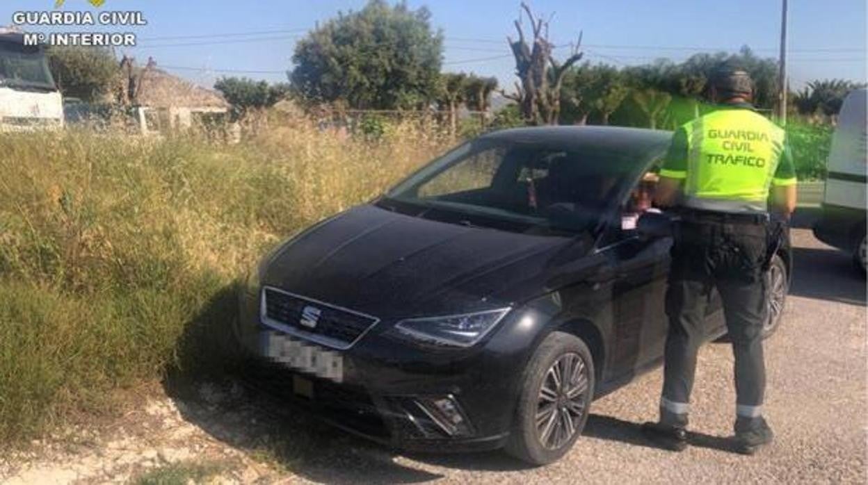 Detenido por huir de un control de la Guardia Civil en Ciudad Real cuando iba sin carné en un coche robado