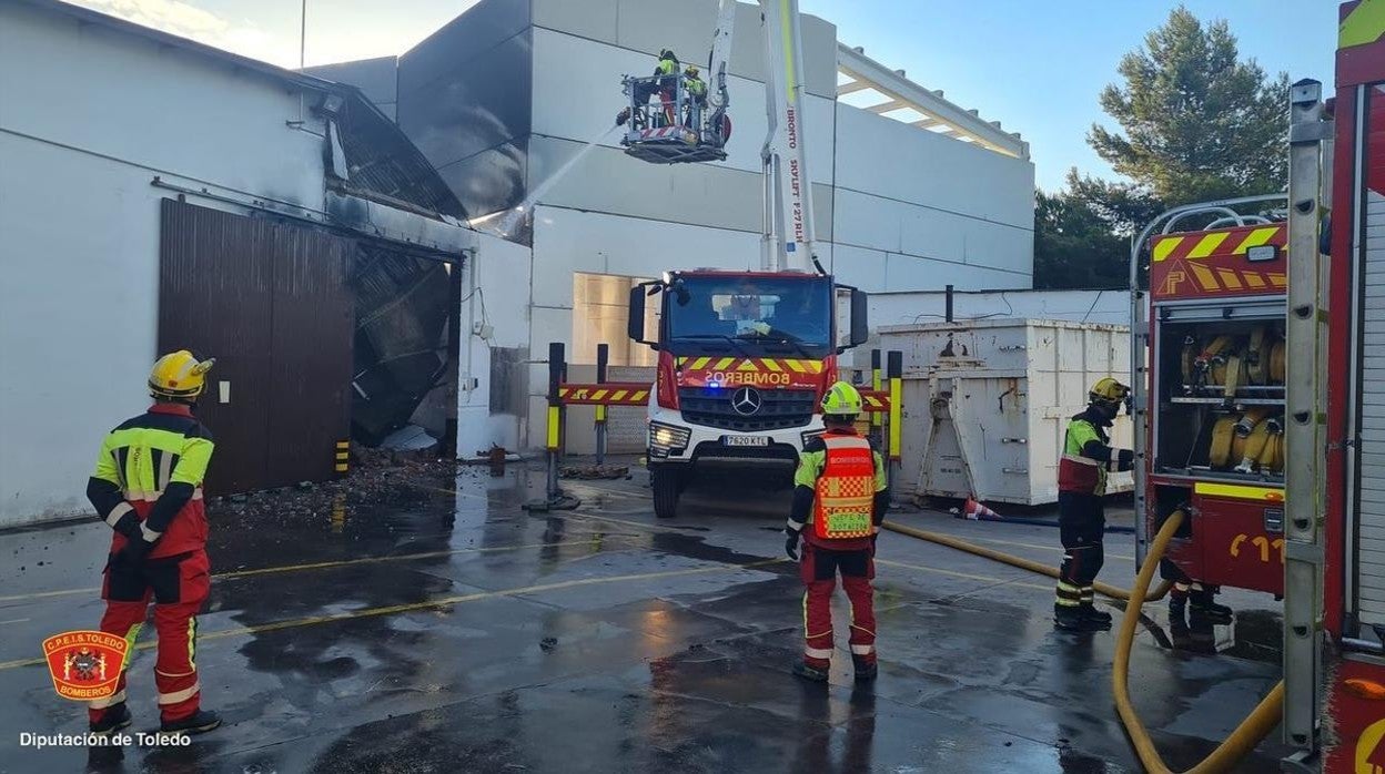 Calle Reyes Católicios, lugar donde está la nave que sufrió el incendio