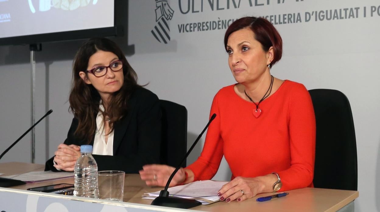 Imagen de archivo de la exvicepresidenta Mónica Oltra junto a la directora general de Infancia y Adolescencia, Rosa Molero