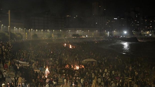 Dos detenidos por abusos sexuales en la noche de San Juan en La Coruña