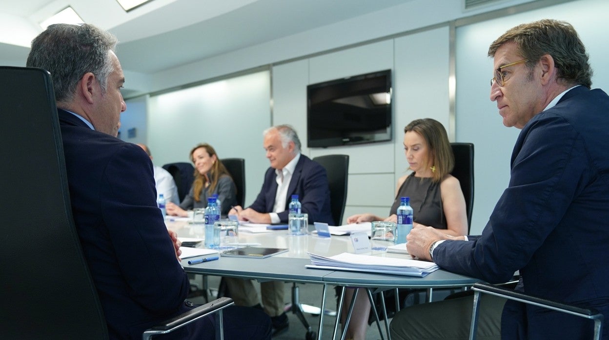 Feijóo preside una reunión del Comité de Dirección del PP