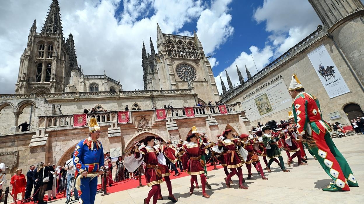 Interpretación popular del Himno a Burgos a cargo de la Banda Ciudad de Burgos y la Federación Coral de Burgos