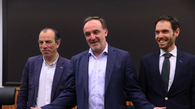 La derecha navarra se reorganiza a un año de las elecciones pendiente de la relación UPN-PP