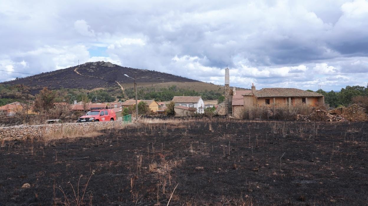 Localidad de Otero de Bodas afectada por el incendio de la Sierra de la Culebra