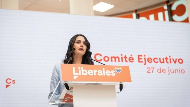 Inés Arrimadas gana tiempo hasta la refundación tras una reunión «muy tensa» de su ejecutiva