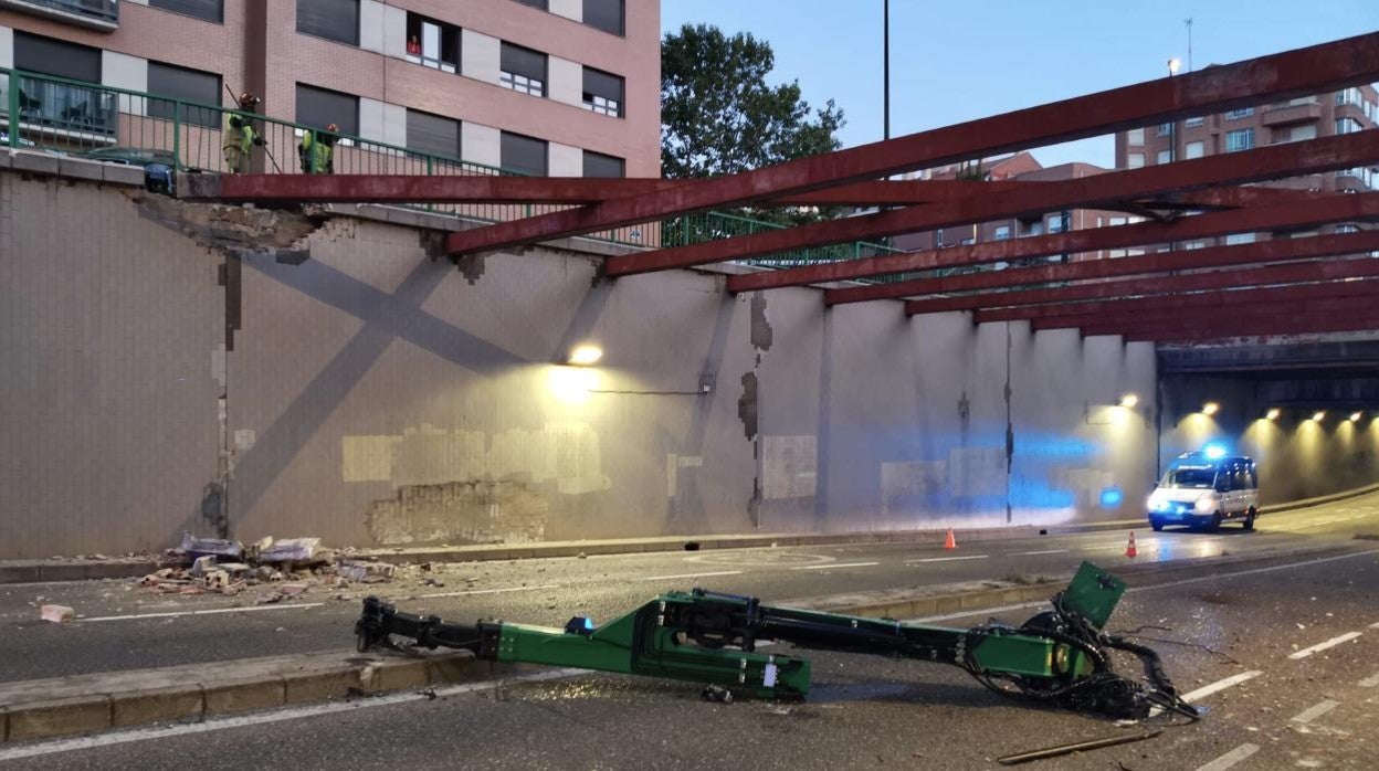 Cortado al tráfico varias horas el túnel de la Circular, en Valladolid, por riesgo de derrumbe de sus vigas