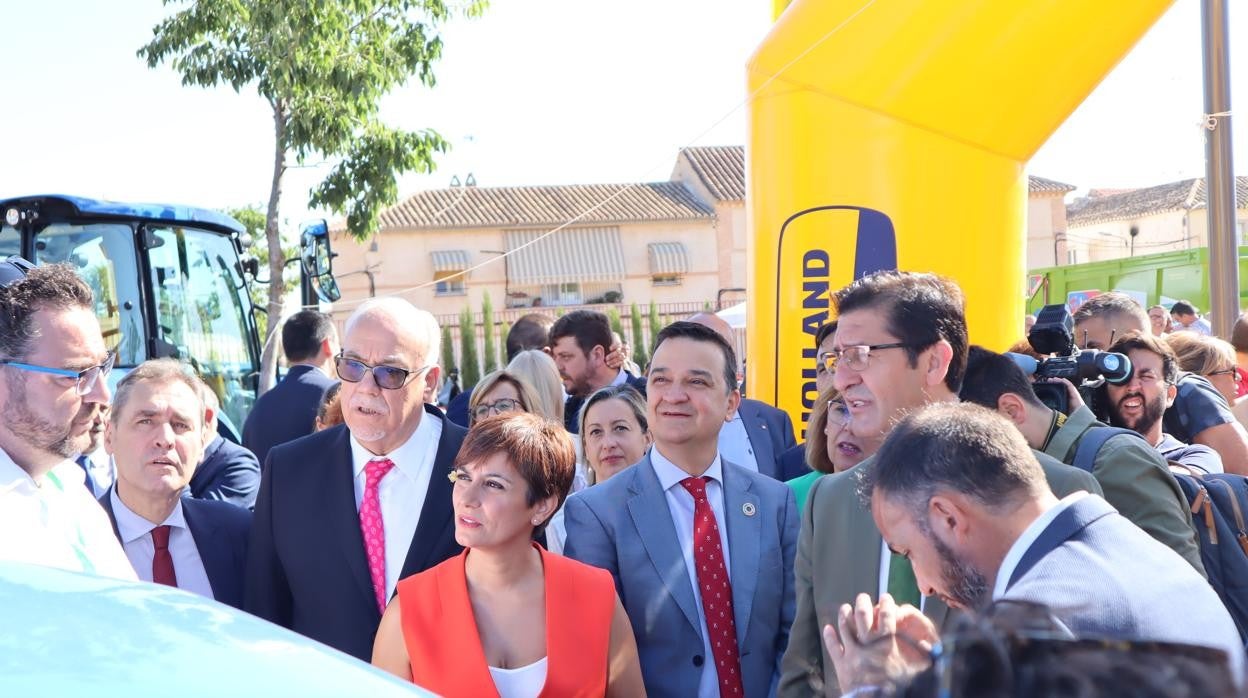 Isabel Rodríguez, Francisco Martínez Arroyo, José Manuel Caballero y Julián Nieva durante la inauguración de Fercam