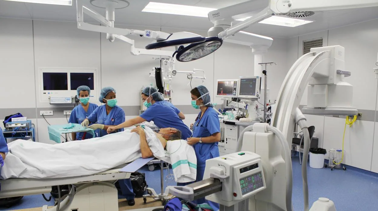 La Junta aprueba un gasto de más de 3 millones para equipos de endoscopia en el hospital de Toledo