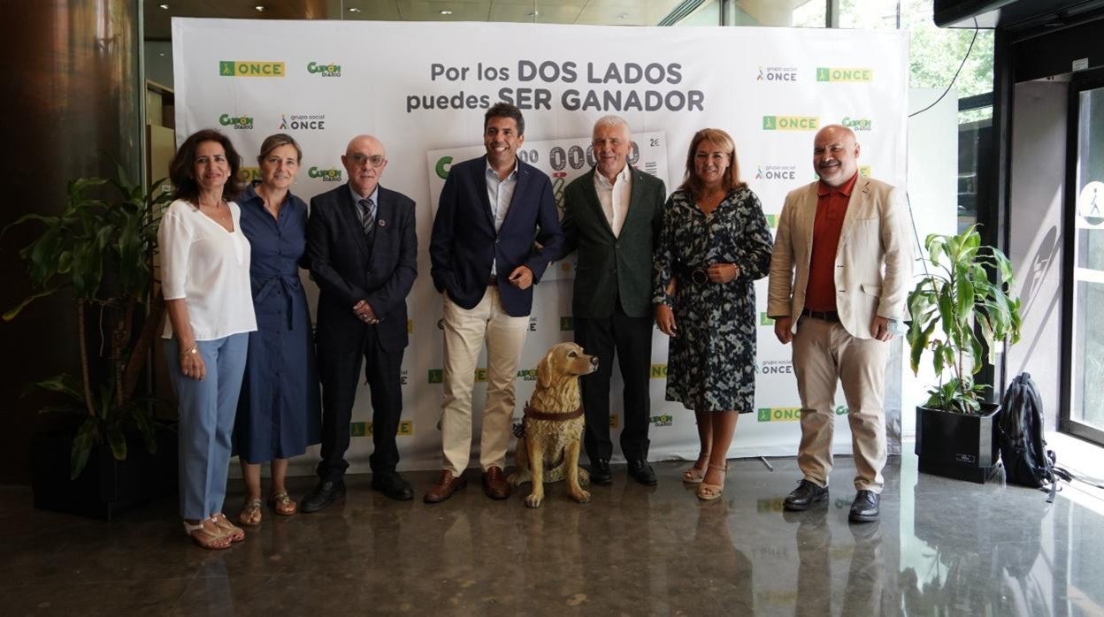 Carlos Mazón, con representantes de CERMI