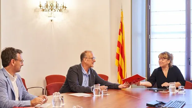 Òmnium reclama una inversión de 60 millones en el audiovisual catalán para frenar el retroceso de la lengua