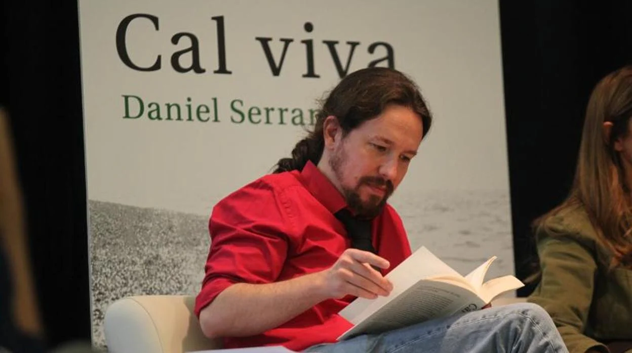 Pablo Iglesias presentó en 2019, tres años después de su polémica intervención el libro 'Cal Viva' de Daniel Serrano