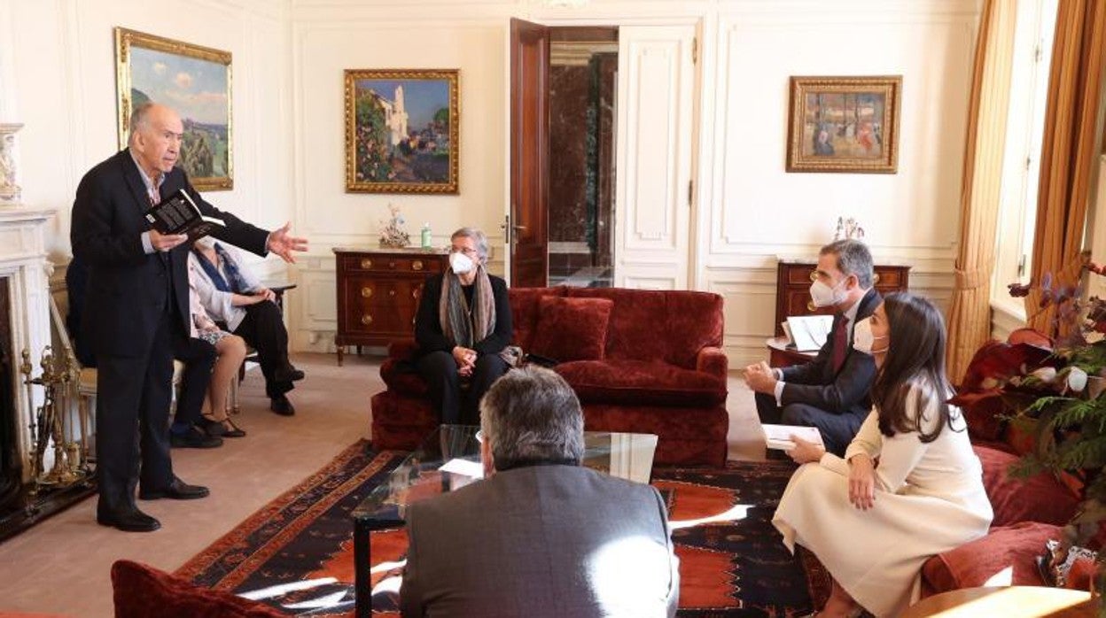 En 2020, los Reyes hicieron entrega del Premio Cervantes a Joan Margarit en un acto íntimo en el Palacete