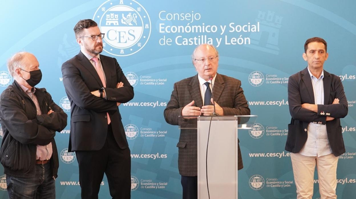 La Mesa de Gobierno del CES presenta el informe «Situación económica y social de Castilla y León en 2021»