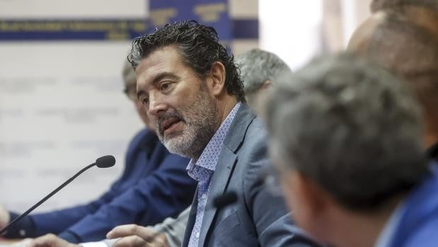 Julián Quirós se reencuentra con Valencia: «La poesía es la medicina del periodista»