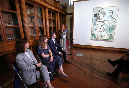 Rosa Becerril durante la presentación del cuadro de Picasso 'Venus y el amor (1967)' que se expone en el museo toledano