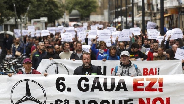 Los trabajadores de Mercedes en Vitoria deciden este martes si mantienen la huelga