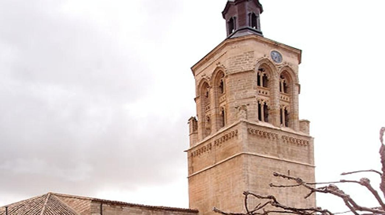 La 'catedral de la Alcarria', en Alcocer, ya cuenta con una réplica del monumento funerario a Mayor Guillén de Guzmán