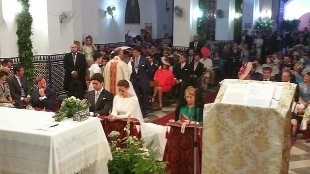 El interior de la iglesia de Mairena de Alcor, durante la ceremonia