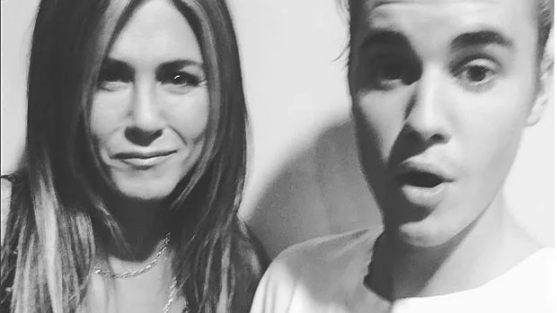 Aniston y Bieber, en su foto de Instagram