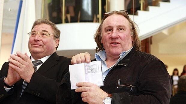 Gérard Depardieu visita las bodegas de Oporto días después de confesar su alcoholismo