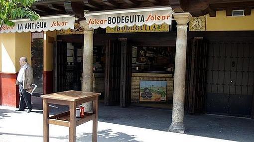 La Antigua Bodeguita, en la Plaza del Salvador, es uno de los cogollos cerveceros del Centro