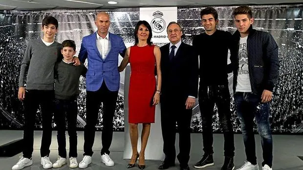 La familia Zidane al completo junto a Florentino Pérez