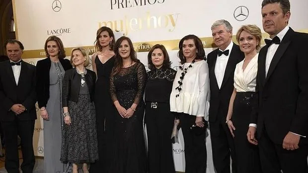 Foto de familia de los VII Premios Mujerhoy.
