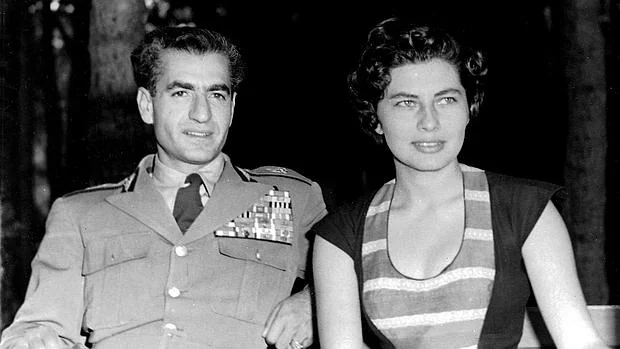 Mohamed Reza Pahlevi y la Emperatriz Soraya, en 1954
