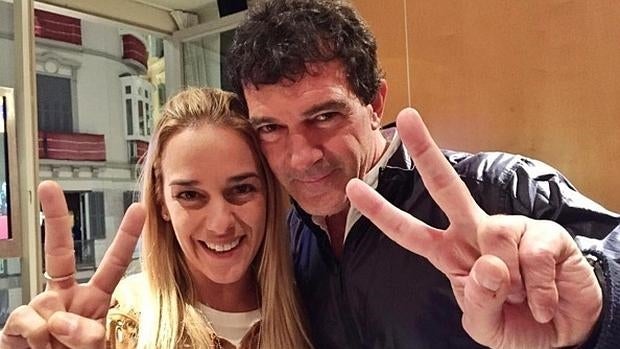 Lilian Tintori y Antonio Banderas piden la liberación de Leopoldo López en la Semana Santa de Málaga