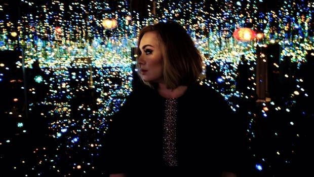 Adele pide disculpas en Twitter