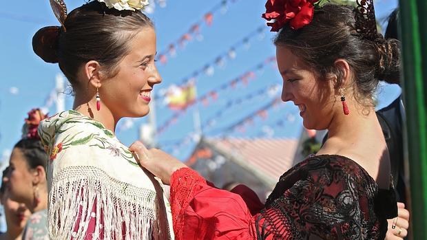 Flamencas vistas por el real el jueves de la Feria de Abril 2016