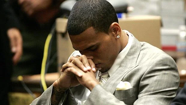 Chris Brown en el jucio por la brutal paliza que le dio a Rihanna