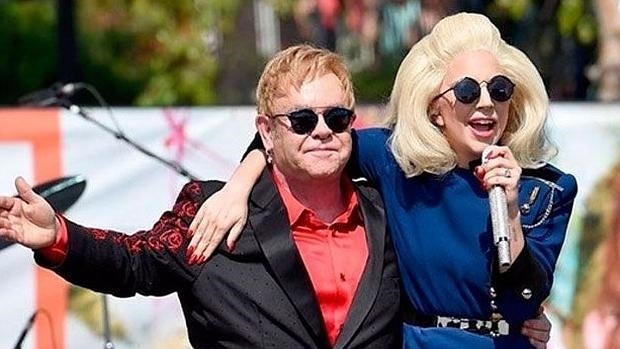 El británico junto a Gaga