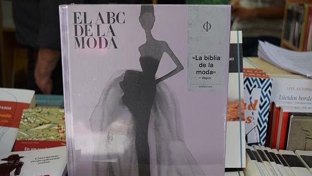 Libros sobre moda que encontrarás en la Feria del Libro de Sevilla