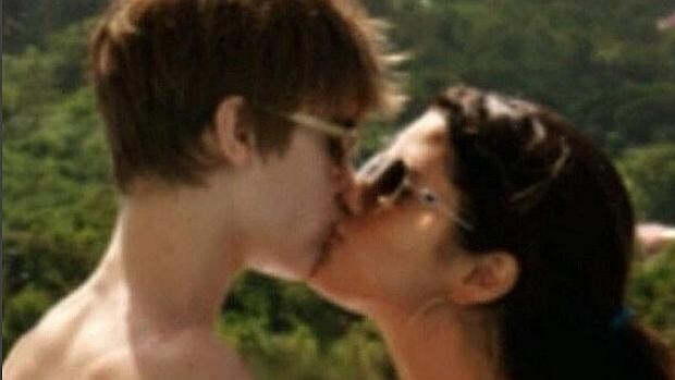 Justin Bieber y Selena Gómez cuando tenían 18 años