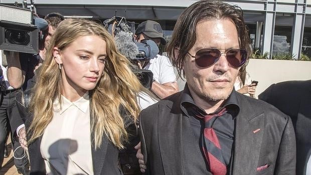 Johnny Depp y su esposa