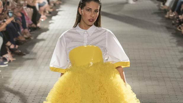 Así fue el desfile-homenaje de la moda sevillana a Cervantes