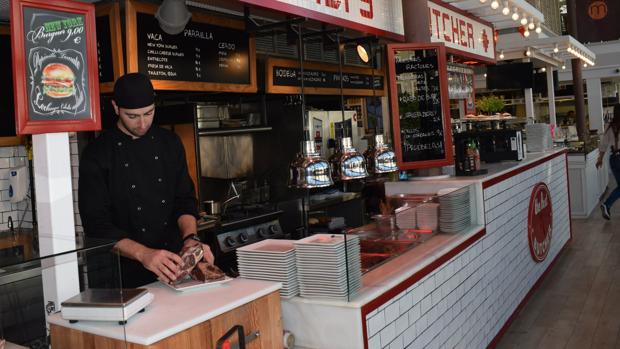 ¿Conoces el Mercado Lonja del Barranco? Ruta por los nueve puestos que debes visitar