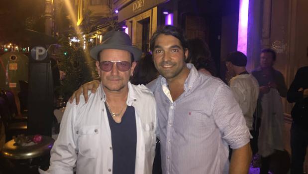 Los integrantes de la banda encuentran en Valencia para asistir a la boda de un amigo de Bono