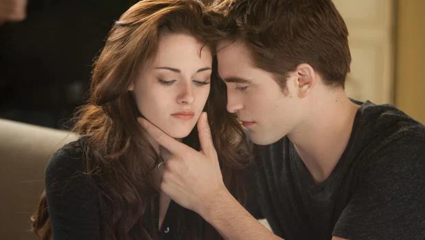 Kristen Stewart se sentía «asqueada» en su relación con Robert Pattinson