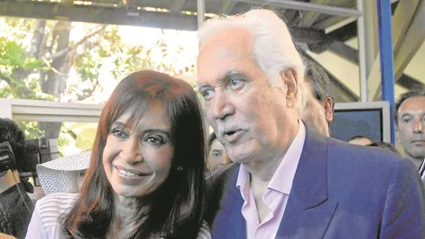 El actor argentino federico Luppi junto a la expresidente Cristina Fernández de Kirchner en la residencia de Los Olivos en 2009