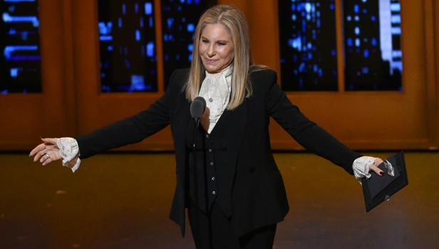 Barbra Streisand se enfada con Siri, la asistente del iPhone, y llama al CEO de la compañía para quejarse