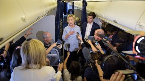 Hillary Clinton en su avión