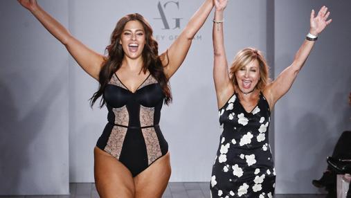 La modelo «curvy» Ashley Graham se convierte en la estrella de la Semana de la Moda de Nueva York