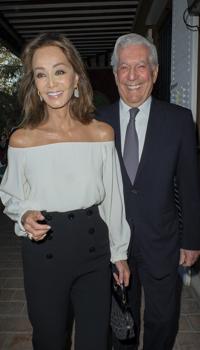 Isabel Preysler y Mario Vargas Llosa en una fiesta en Madrid